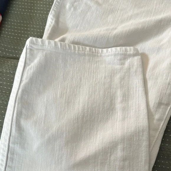 J. Crew Woman’s Crisp White Straight Jeans - Picture 4 of 8